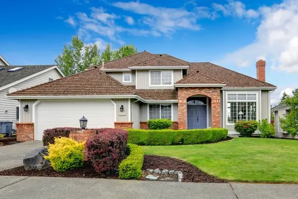 How Landscaping Choices Can Protect Stucco Surfaces in Riverbank, CA